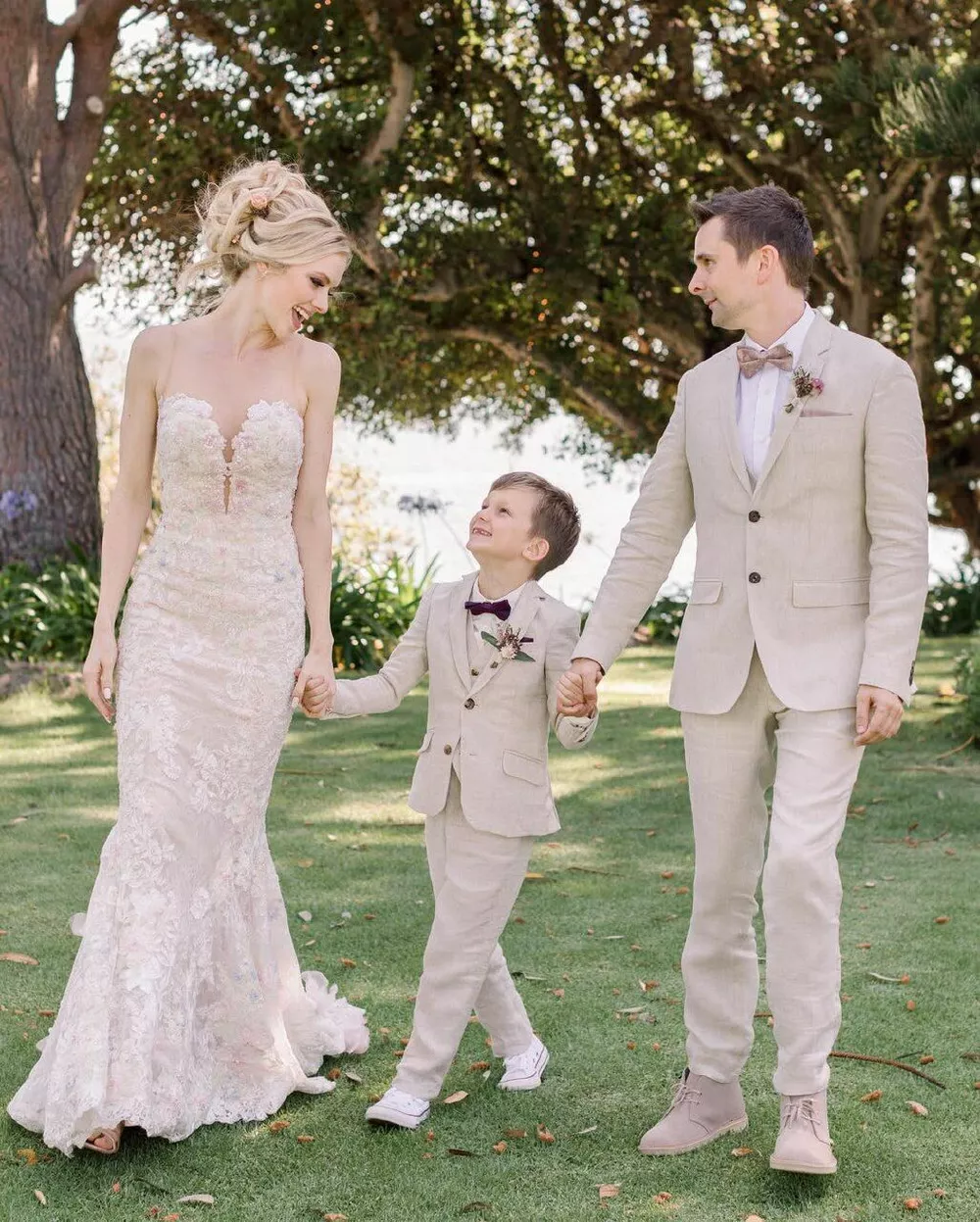 Эль Эванс и Мэтта Беллами с сыном музыканта от Кейт Хадсон