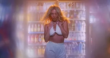 Сидни Суини