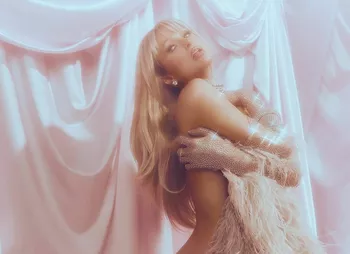 Пэрис Хилтон