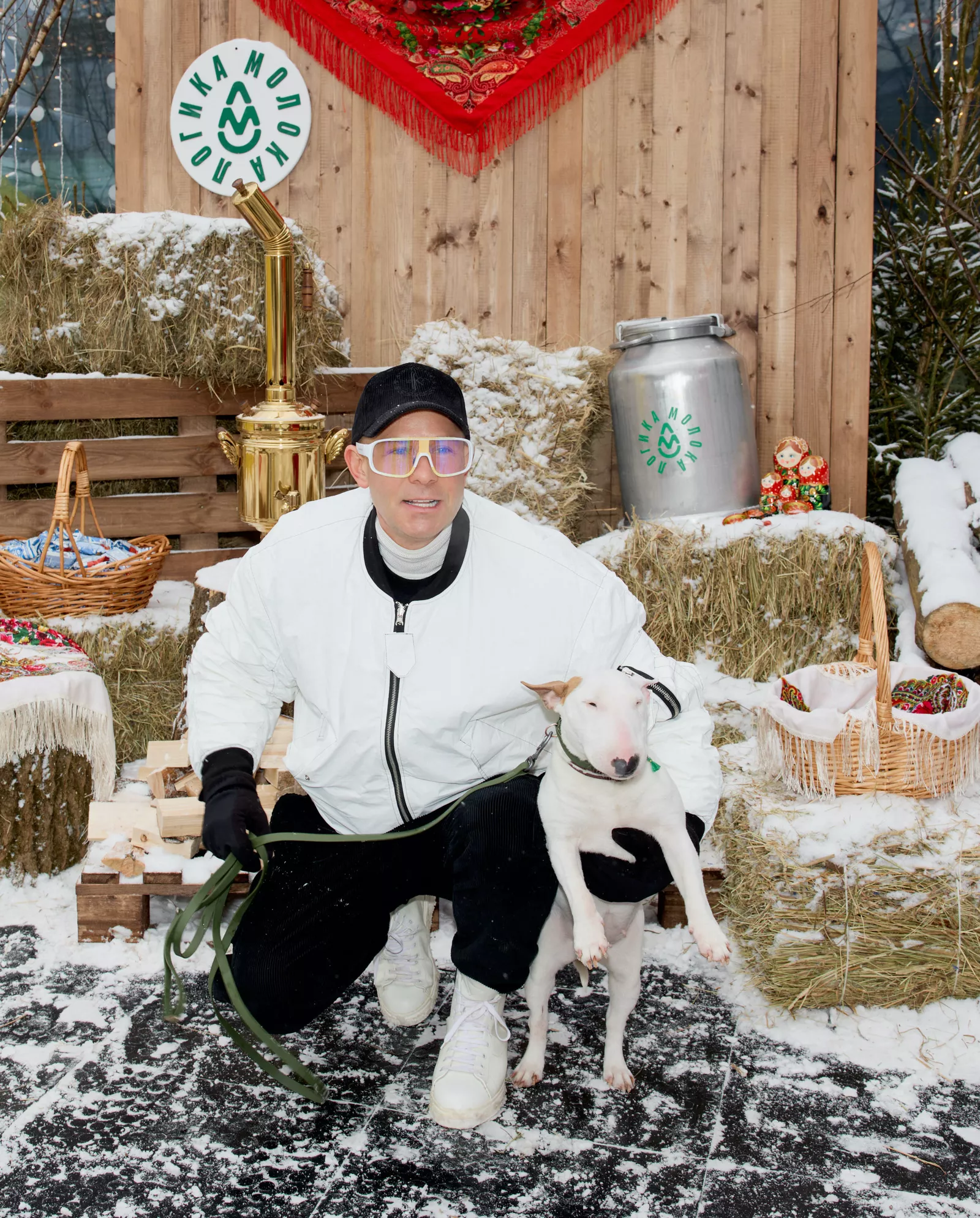 Анна Седокова, Тимур Родригез, Митя Фомин, Юлианна Караулова на широкой масленице у Антона Пинского Анна Седокова, Тимур Родригез, Митя Фомин, Юлианна Караулова на широкой масленице у Антона Пинского