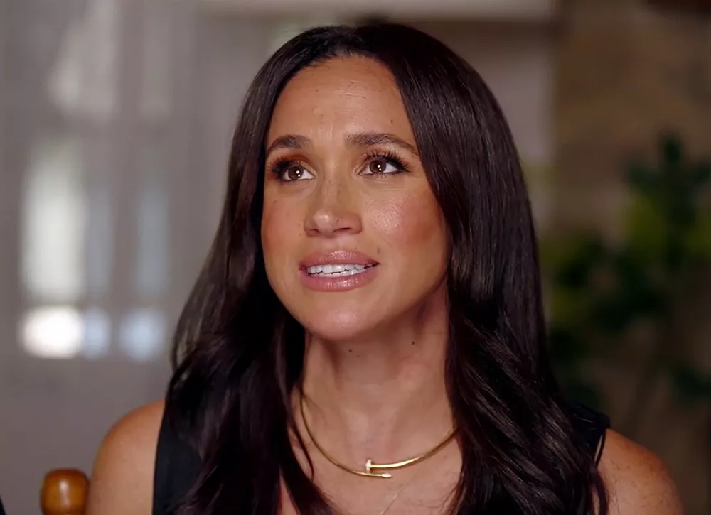 Как Меган Маркл комбинирует в своем образе масс-маркет с люксом