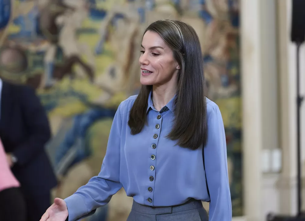 Королева Летиция дала аудиенцию во дворце, нарушив привычный дресс-код