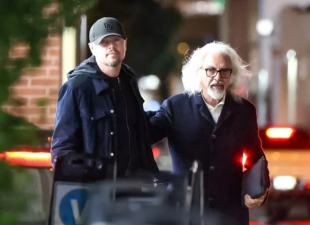 Леонардо Ди Каприо с отцом сходили на семейный ужин в Беверли-Хиллз