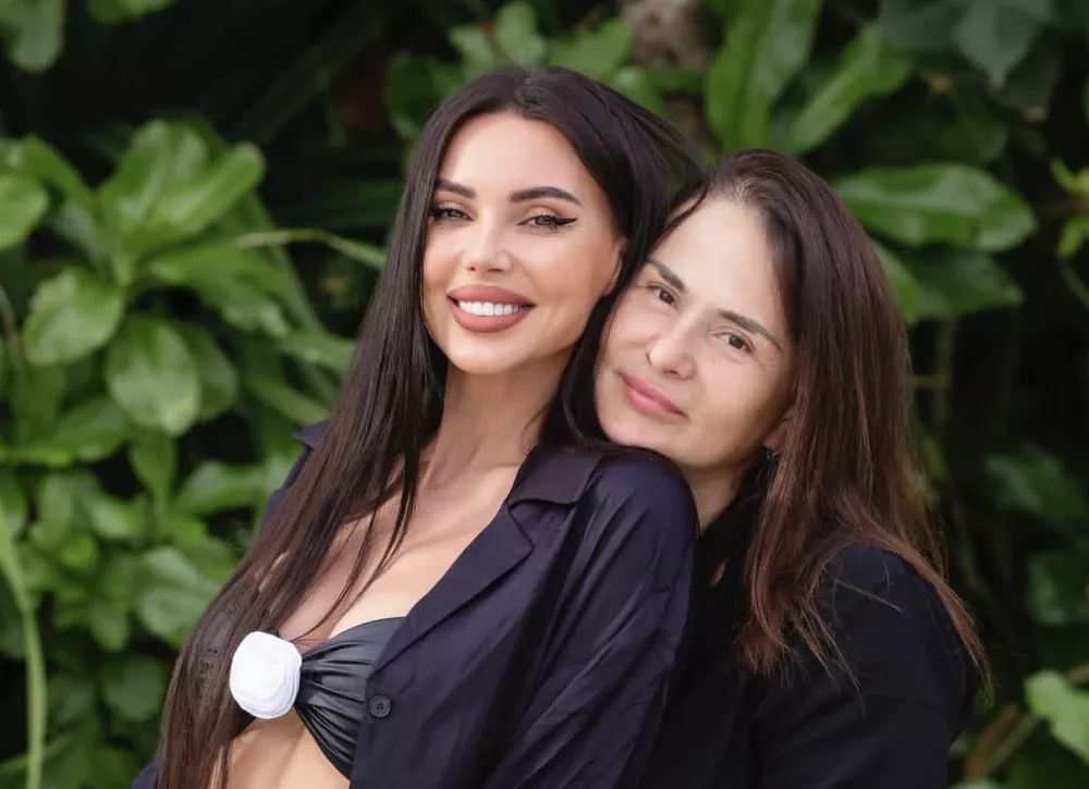 Мама Оксаны Самойловой сделала пластику в Дубае: подробности