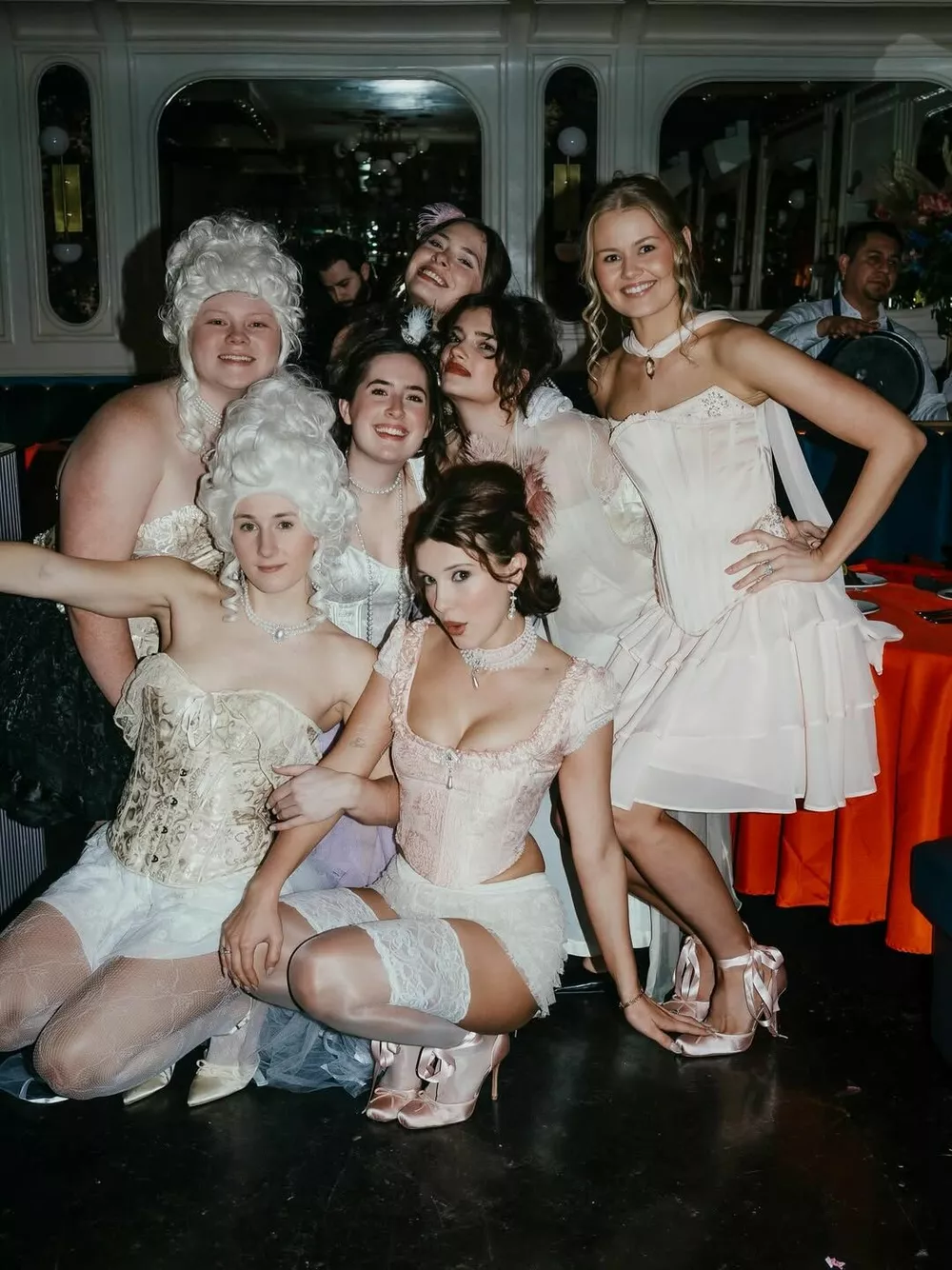 Милли с гостями