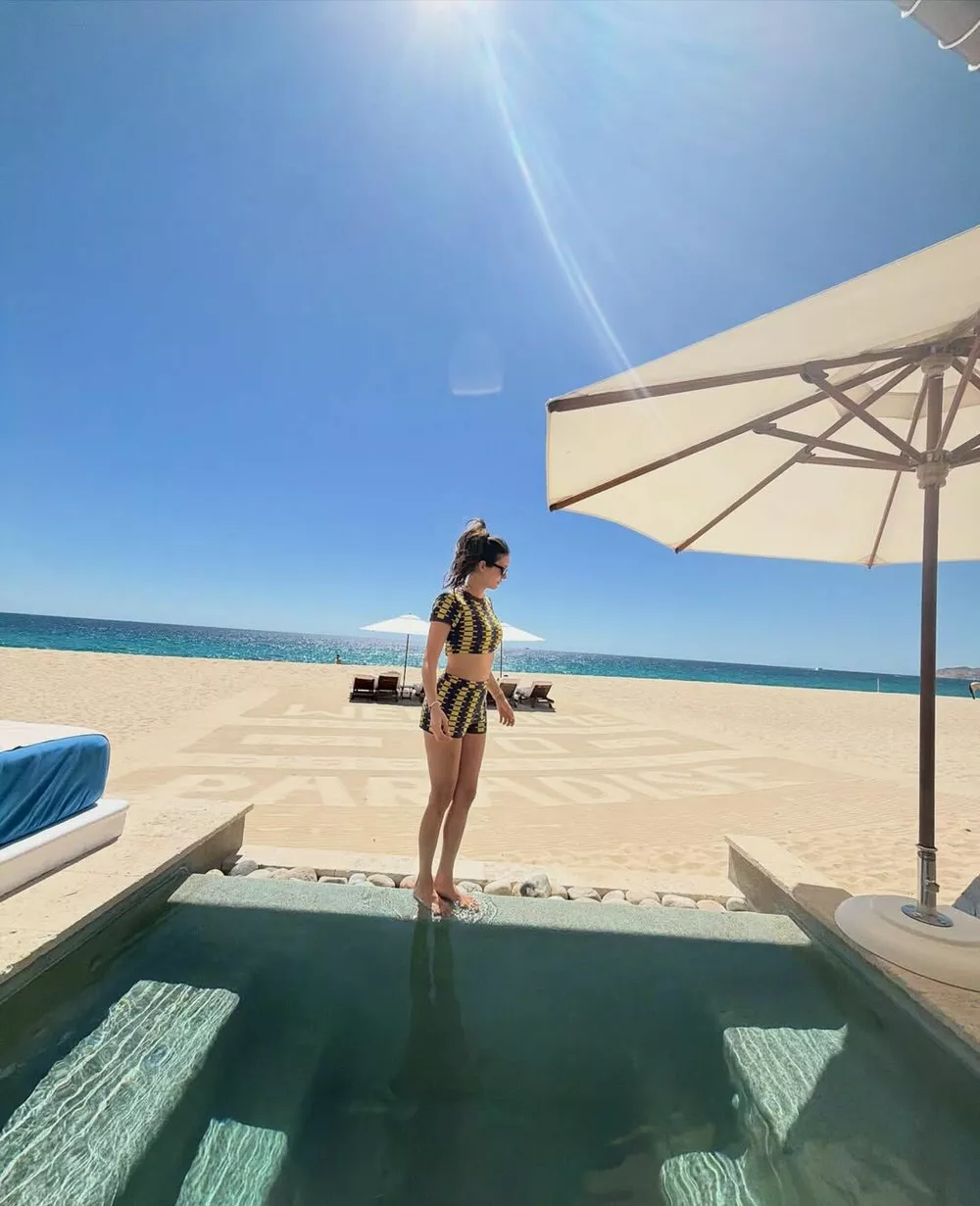 Нина Добрев