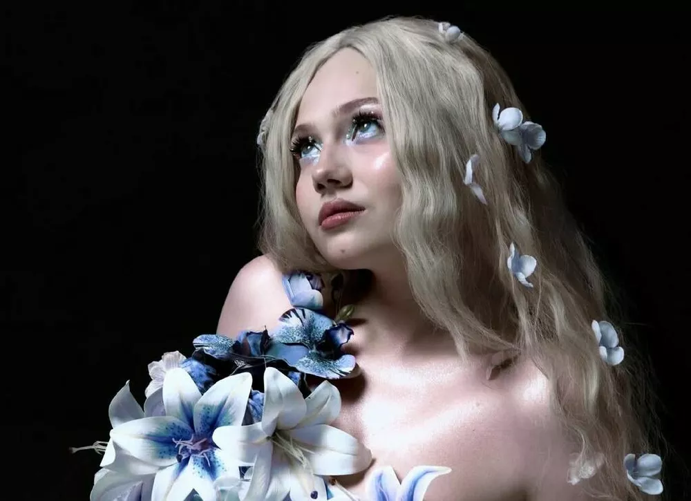 Певица TRIDA эффектно рассекретила пол будущего ребенка