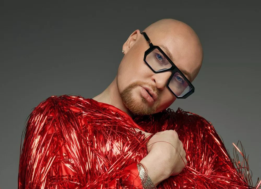 Шура: "Как я изменился? Теперь с зубами и уже не в трусах!"