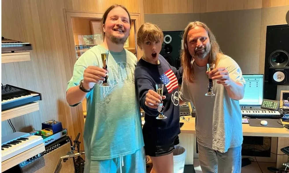 Тейлор Свифт с продюсерами