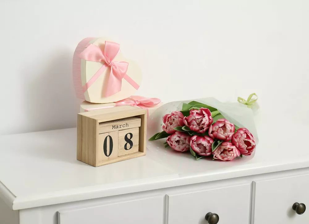 Ты мне, я тебе: что подарить близким на 23 февраля и 8 марта 