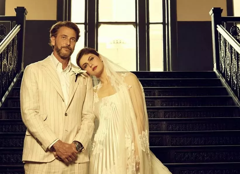 Звезда Белого Лотоса Александра Даддарио подала на развод —  подробности