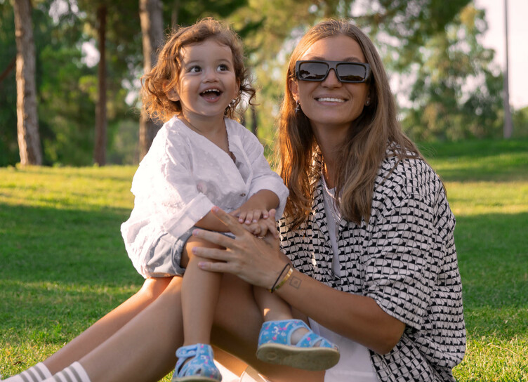 The ex-soloist of the group “2Masha” Masha Sheikh showed her three-year-old daughter Michelle in her new video