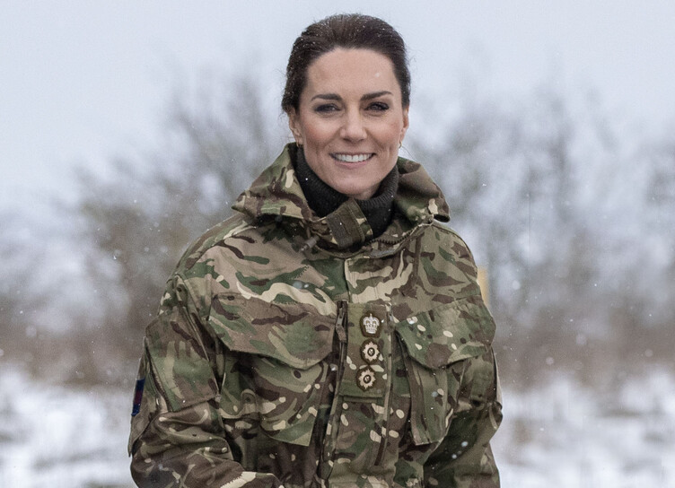Кейт Миддлтон в камуфляже посетила учения солдат ирландской гвардии 