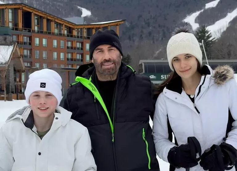Джон Траволта гордится успехами сына в горных лыжах