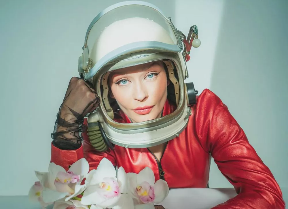 Это космос: Юлия Пересильд позирует в объективе Дмитрия Исхакова