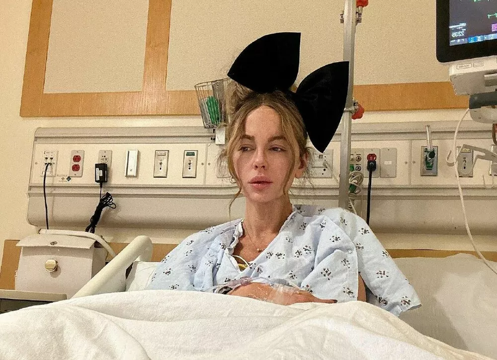 Кейт Бекинсейл госпитализирована – звезда опубликовала фото из больничной палаты