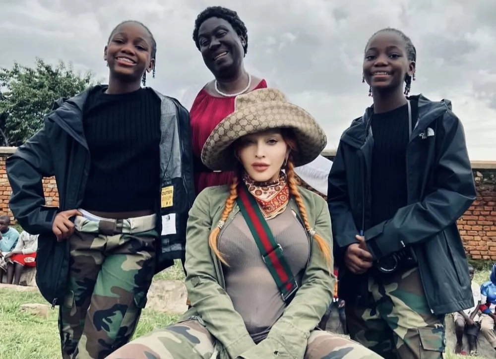 Мадонна отдыхает в Малави с детьми