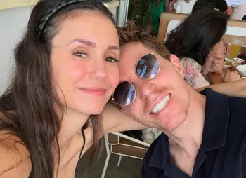 Нина Добрев