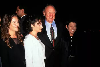 Джин с дочками и женой