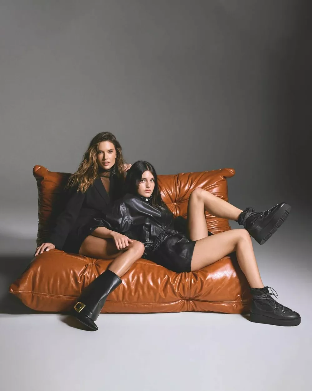 Алессандра Амбросио с дочкой