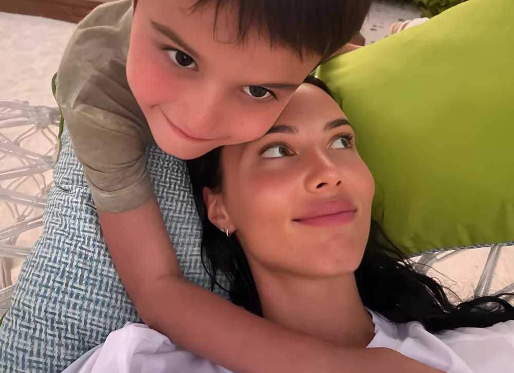 Анастасия Решетова рассказала, как провела каникулы вдвоем с сыном Ратмиром