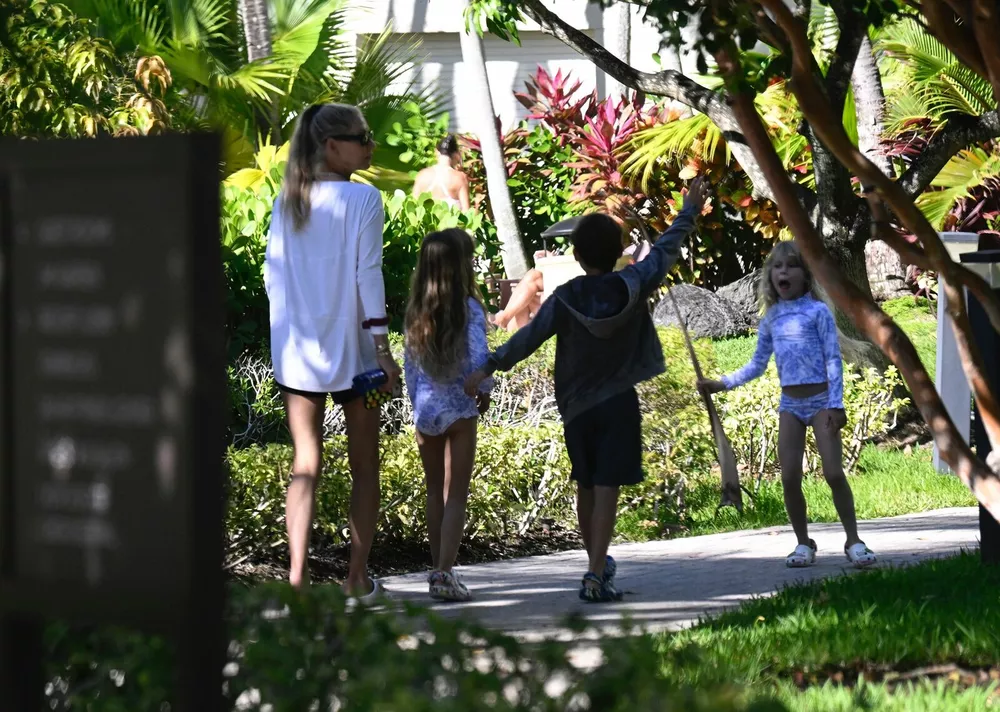 Анна Курникова с детьми