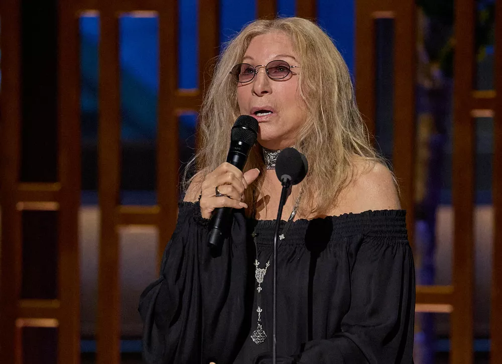 Барбра Стрейзанд впервые за 13 лет выступила на Оскаре