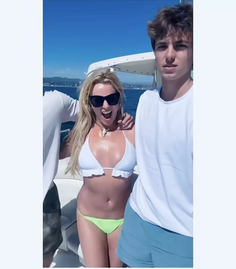 Бритни с сыном