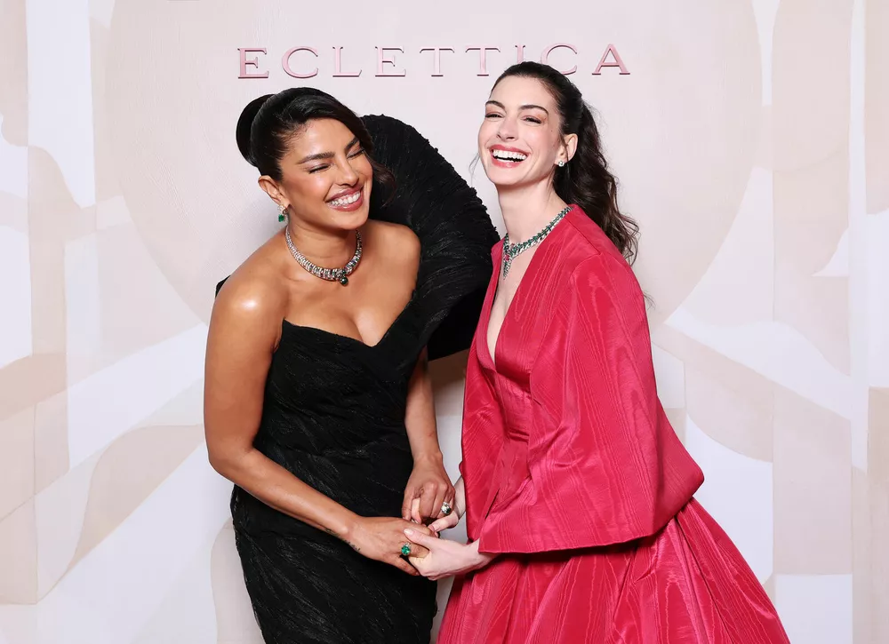 Дуа Липа, Энн Хэтэуэй, Приянка Чопра, Джейк Джилленхол и другие звезды на ювелирной презентации в Милане