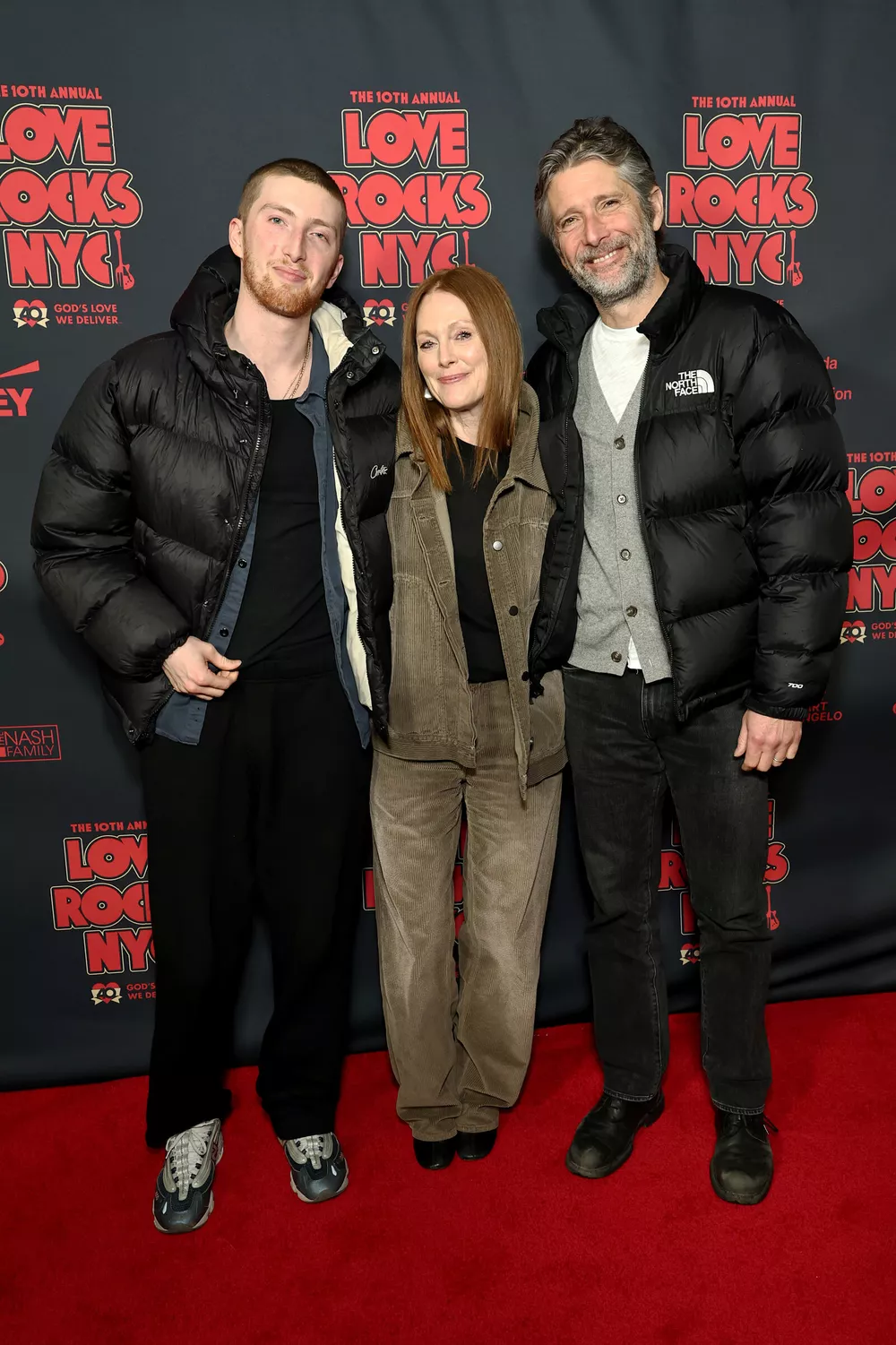 Джулианна Мур с мужем и сыном