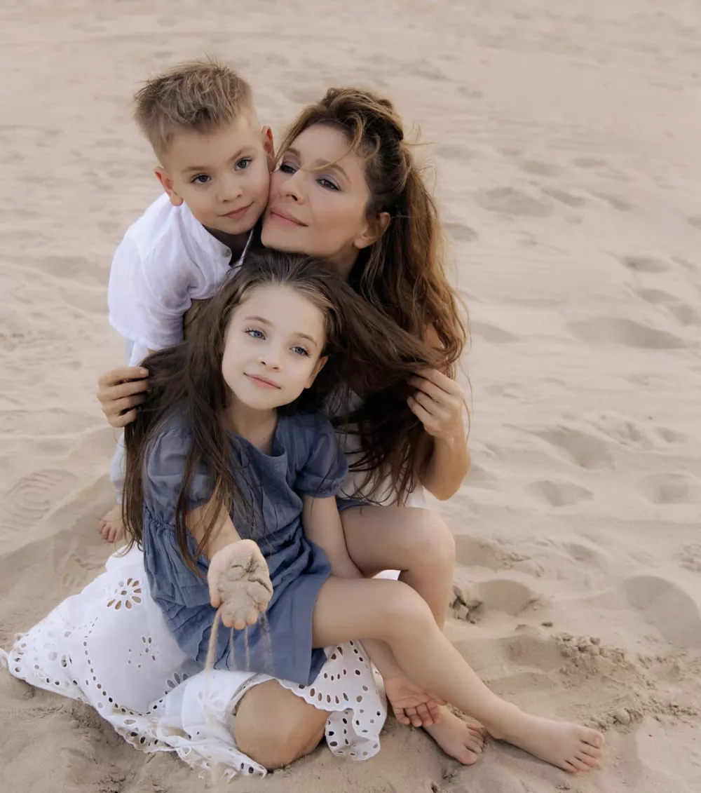 Елена с детьми