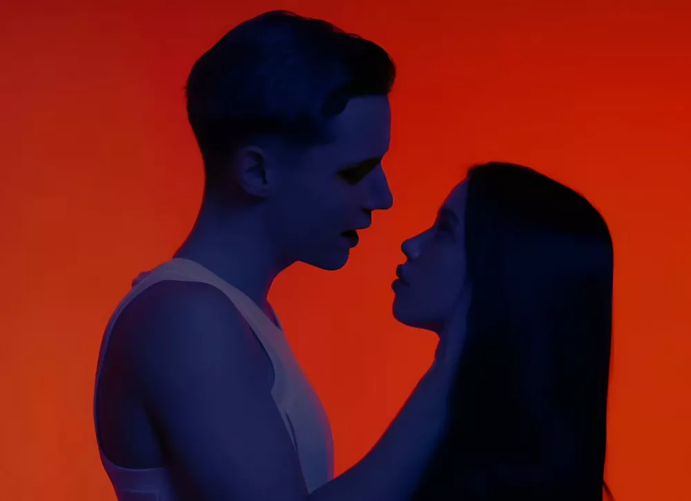 Это контракт: Аня Пересильд иронично ответила на критику романа с Ваней Дмитриенко