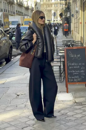 Рози ХантингтонУайтли