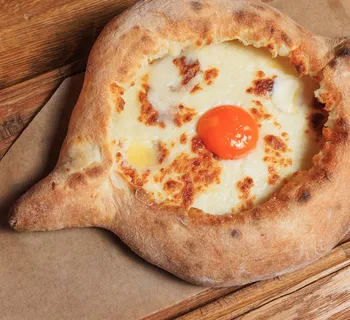 Аджарская лодочка и морс в Megobari