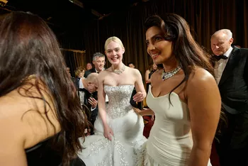 Эль Фаннинг и Приянка Чопра