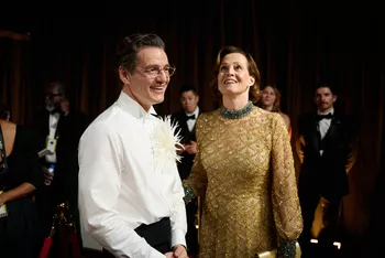 Педро Паскаль и Сигурни Уивер