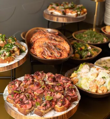 Закуски и салаты