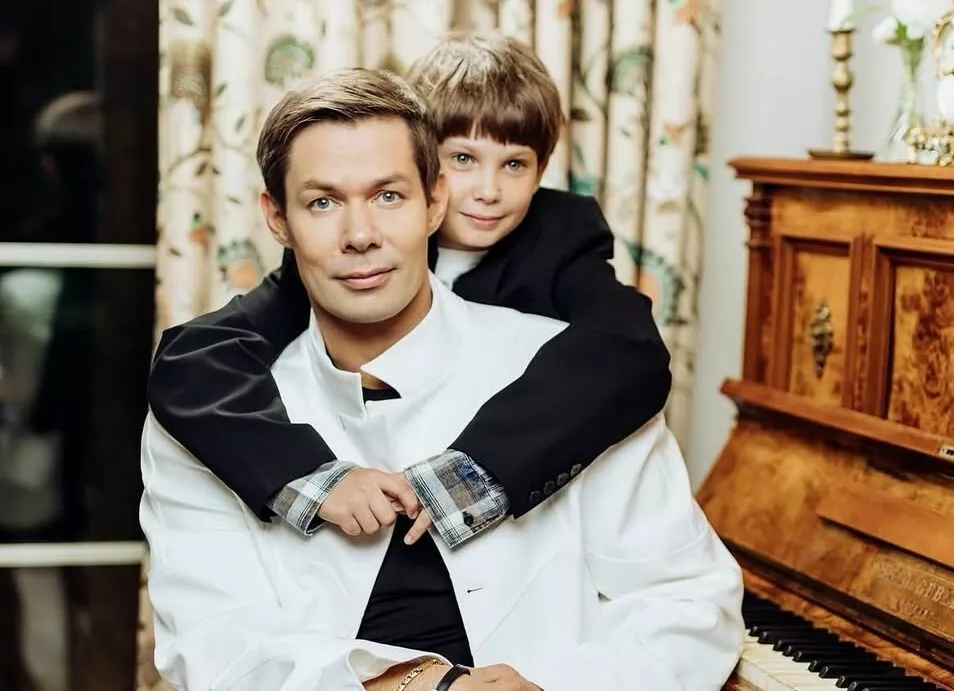 Газуй и не оглядывайся назад: Стас Пьеха эмоционально обратился к сыну в особенный день