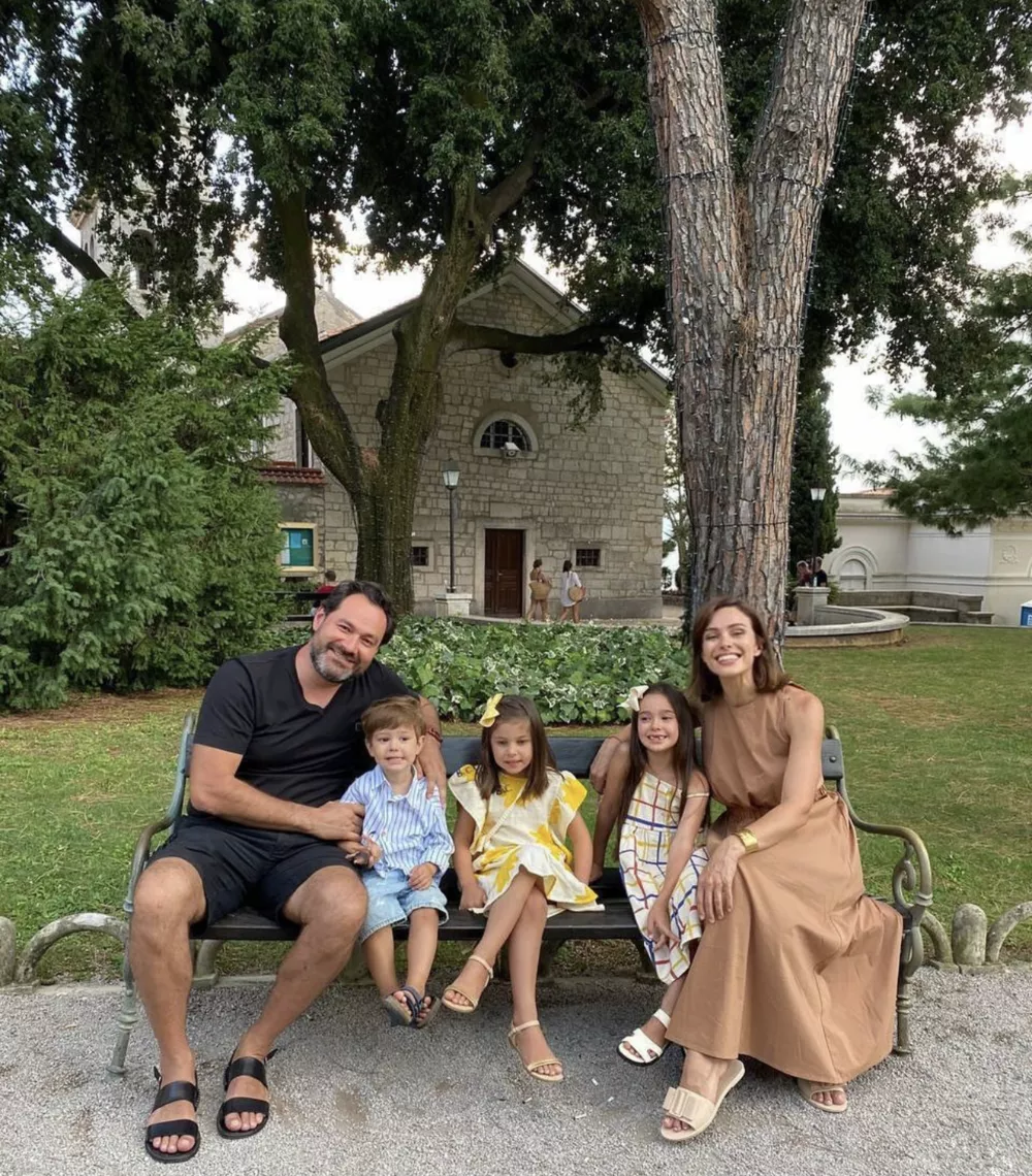 Ильдар и Марика с младшими детьми