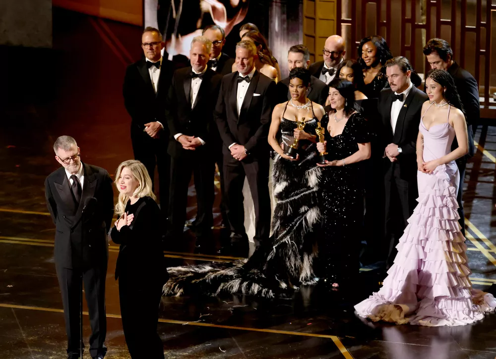 Итоги "Оскара-2026": кто взял главные кинонаграды