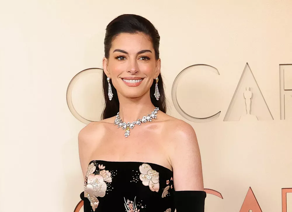 Как повторить образ Энн Хэтэуэй с церемонии Оскар: показывает Яна Пилецкая