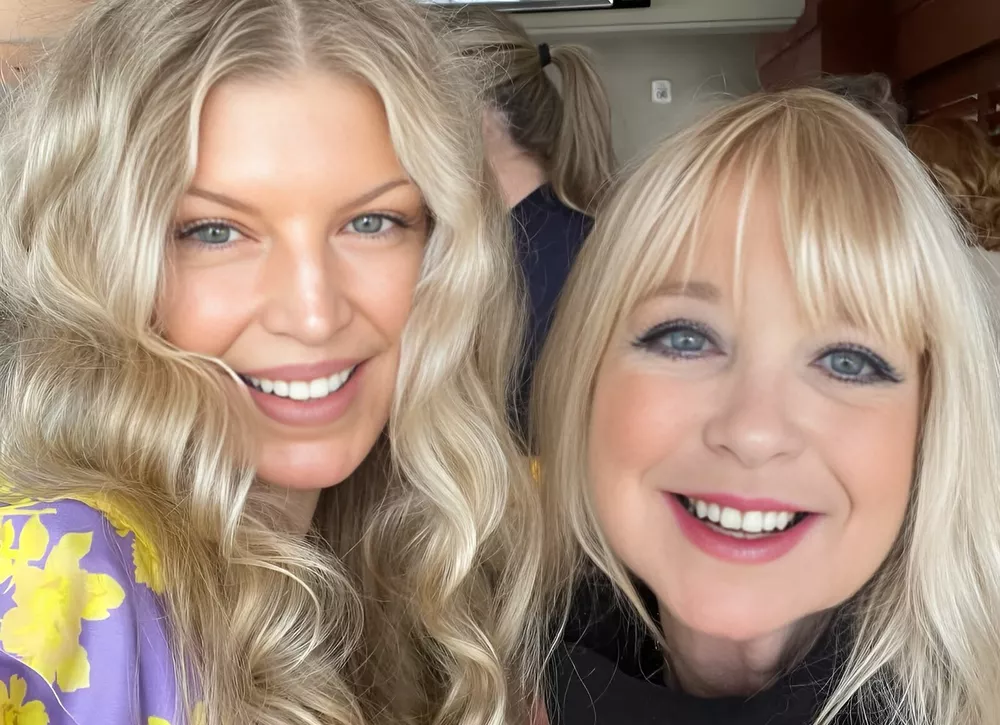 Как выглядит мама Ферги из The Black Eyed Peas