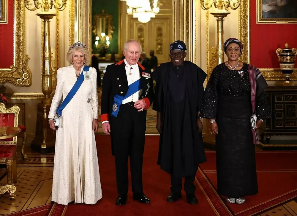 Королева Камилла вышла в свет в тиаре Елизаветы II