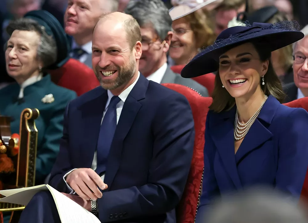 Королевский синий: Кейт Миддлтон и принц Уильям появились на публике в парных образах