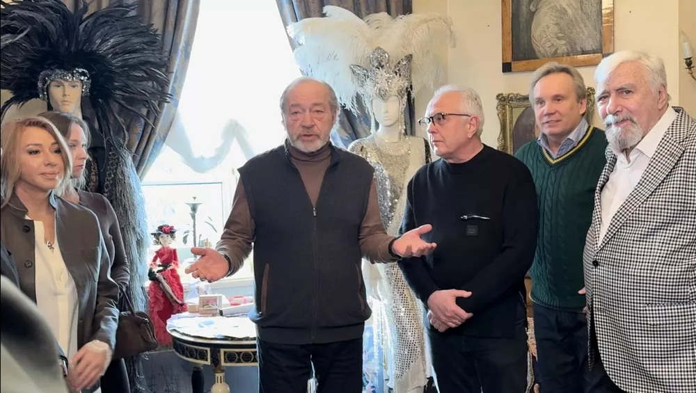 Алена Апина с дочерью Ксенией, Сергей Селин, Ким Брейтбург, Сергей Горох, Сергей Петров