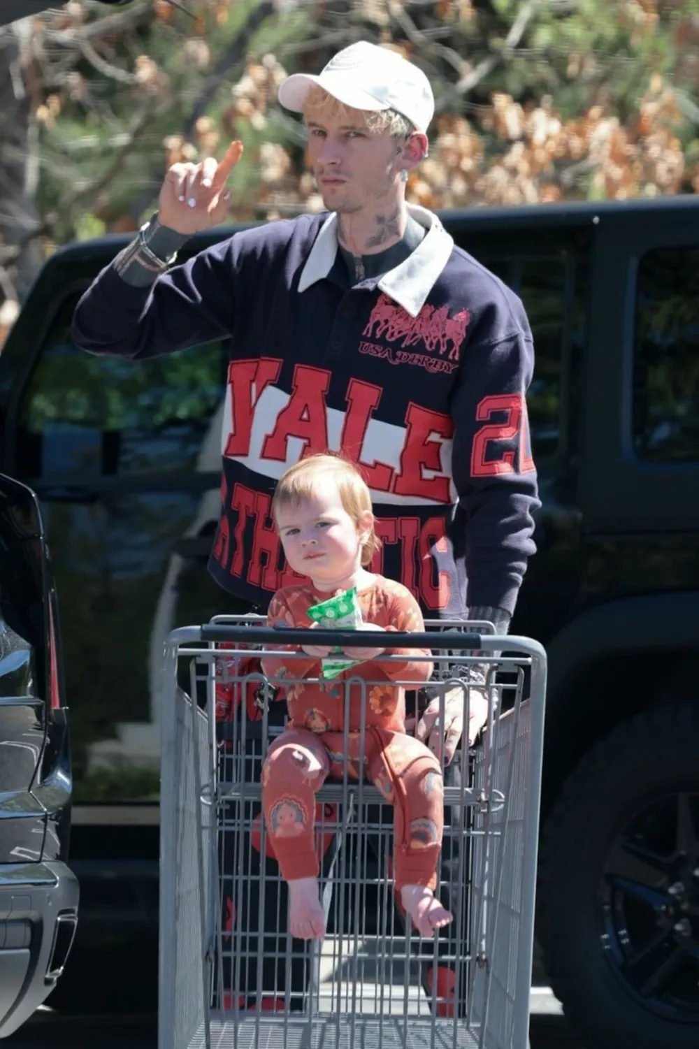 Machine Gun Kelly с дочкой от Меган Фокс