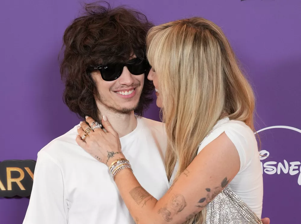 Майли Сайрус с парнем