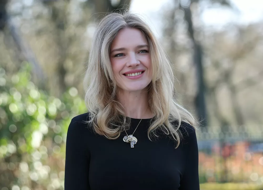 Наталья Водянова, Machine Gun Kelly с дочкой и Баз Лурман с женой на показе Stella McCartney