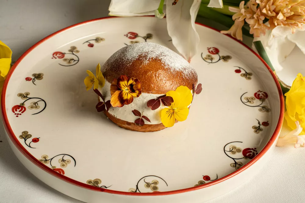 Булочка маритоццо в закусочной “Воронеж”