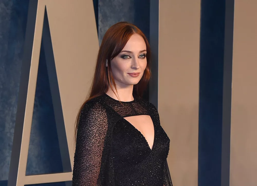 Софи Тернер повредила спину на съемках сериала